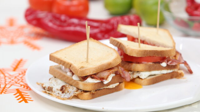 Klasyczny sandwich na ciepło